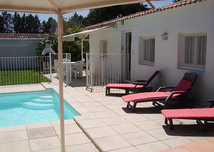 Mas De La Bourgade Blanche Villa *